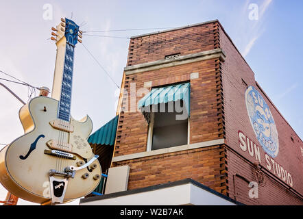 Die Sonne geht auf Sun Studio, Sept. 6, 2015. Die Aufnahme Studio und Label wurden berühmt durch Sänger wie Elvis Presley und Johnny Cash. Stockfoto