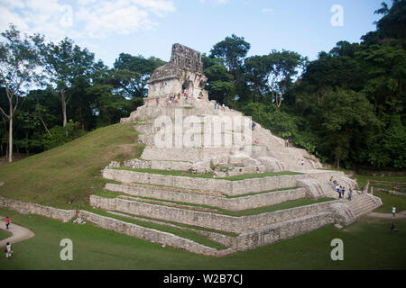 Templo de la Cruz Foliada, Tempel des Blättrig Kreuz. Palenque, Chiapas, Mexiko. Stockfoto