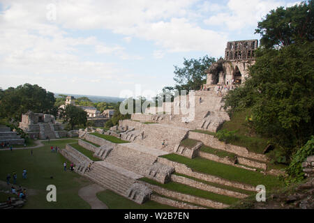 Templo de la Cruz Foliada, Tempel des Blättrig Kreuz. Palenque, Chiapas, Mexiko. Stockfoto