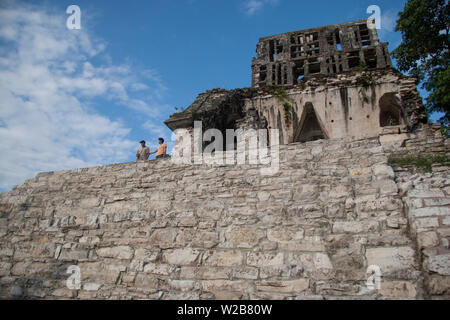 Templo de la Cruz Foliada, Tempel des Blättrig Kreuz. Palenque, Chiapas, Mexiko. Stockfoto