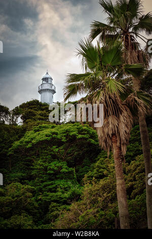 Ein Leuchtturm blickt über die Tokyo Bay und der östlichen Küste von Japan. Stockfoto