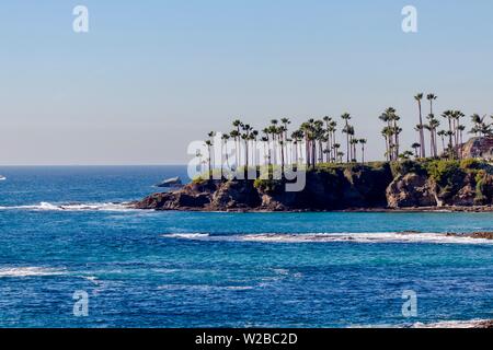 Klippe mit Blick auf den Ozean in Laguna Beach in Kalifornien Stockfoto