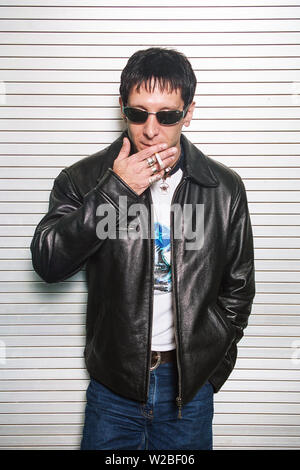 Jonathan Donahue von Mercury Rev fotografiert Backstage an der Universität Newcastle am 7. Oktober 2001. England, Vereinigtes Königreich. Stockfoto