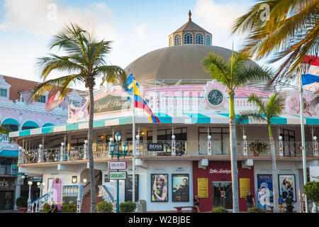 Karibik, Niederländische Antillen, Aruba, Oranjestad, Royal Plaza Mall Stockfoto