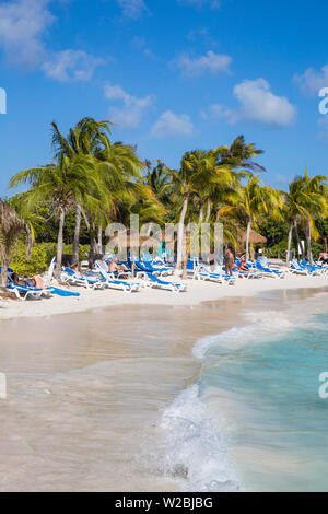 Karibik, Niederländische Antillen, Aruba, Renaissance Island, Flamingo Beach Stockfoto