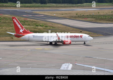 Köln, Deutschland. 05. Juli, 2019. Eine Boeing 737 der türkischen Fluggesellschaft Corendon Airlines auf dem Vorfeld des Flughafens Köln Bonn Credit: Horst Galuschka/dpa/Alamy leben Nachrichten Stockfoto