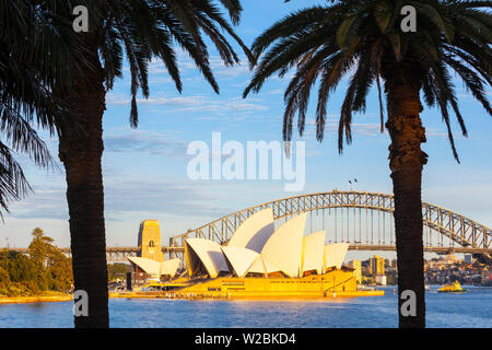 Sydney Opera House und die Harbour Bridge, Darling Harbour, Sydney, New South Wales, Australien Stockfoto