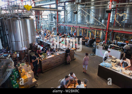 Australien, Western Australia, Freemantle, Fishing Boat Harbour, Brauerei mit Little Creatures, Interieur, erhöht, Ansicht Stockfoto