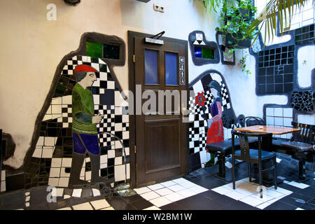 Hundertwasser wc Eingang Kunst Haus Wien Hundertwasser Museum, Wien, Österreich, Mitteleuropa Stockfoto