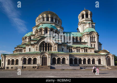 Bulgarien, Sofia, Ploshtad Alexander-Newski-Platz, Aleksander Nevski Kirche, morgen Stockfoto