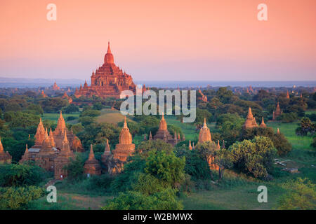 Myanmar (Burma), Tempel von Bagan (UNESCO-Weltkulturerbe) erhöhten Blick vom Ballon Stockfoto