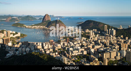 Pao Acucar oder der Zuckerhut und die Bucht von Botafogo, Rio de Janeiro, Brasilien, Südamerika Stockfoto