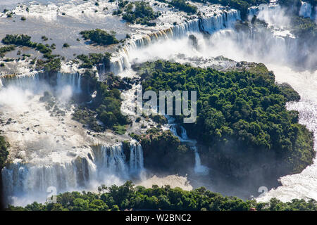 Luftaufnahme über Iguacu Falls, Iguacu (Iguazu) National Park, Brasilien Stockfoto