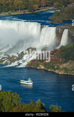 Kanada und USA, Ontario und New York State, Niagara, Niagara Falls, Blick auf die amerikanische und die Bridal Veil Falls Stockfoto