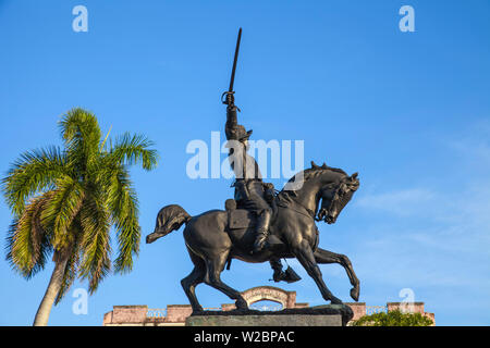 Kuba Camagüey Province, Camaguey, Parque Ignacio Agramonte, Bronze Reiterstandbild von Ignacio Agramonte Stockfoto