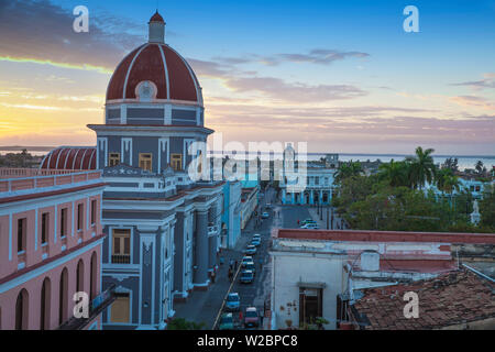 Cuba, Cienfuegos, Parque MartÃ-, Blick auf den Palacio de Regierung - jetzt ist die Stadt Halle Stockfoto