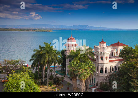 Cuba, Cienfuegos, Punta Gorda, Palacio de ValleÂ - jetzt ein Restaurant, Museum und Bar Stockfoto