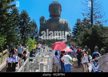 Buddha in Lantau Insel mit keine Wolken Stockfoto