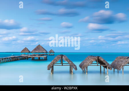 Kuba, Jardines del Rey, Cayo Guillermo, Playa El Paso, hölzernen Pier Stockfoto