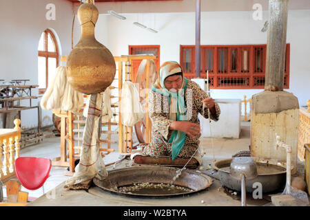 Seidenproduktion Fabrik, Hotan, Hotan Präfektur, Uigurischen Autonomen Gebiet Xinjiang, China Stockfoto