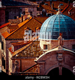 Kroatien, Dalmatien, Dubrovnik, Altstadt (Stari Grad) von der alten Stadtmauer,) Kirche St. Blasius (crkva Svetog Vlaha Stockfoto