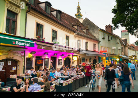 Cafés und Restaurants auf Tkalciceva Straße, Zagreb, Kroatien Stockfoto