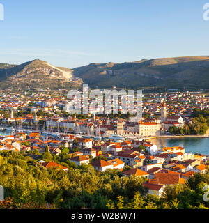 Erhöhte Blick über Stari Grad (Altstadt), Trogir, Dalmatien, Kroatien Stockfoto