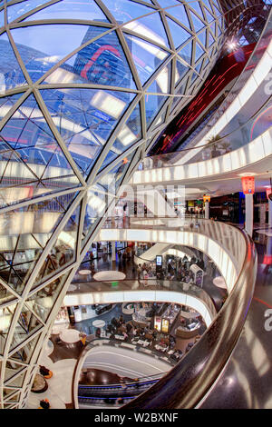 Glas und Rolltreppe am MyZeil Shopping Mall, Frankfurt, Hessen, Deutschland Stockfoto