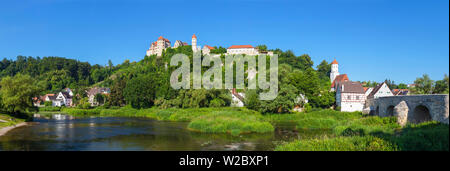 Die malerische Harburger Schloss und Dorf, Harburg, Bayern, Deutschland Stockfoto