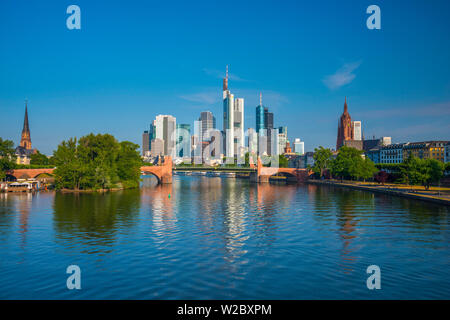 Deutschland, Hessen, Frankfurt am Main, die Skyline der Stadt in Main Stockfoto