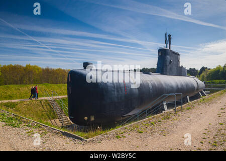 Dänemark, Langeland, Bagenkop, Museum Langelandsfort des Kalten Krieges, kalten Krieges Artefakte im ehemaligen NATO-Stützpunkt, dänische u-Boot, außen Stockfoto