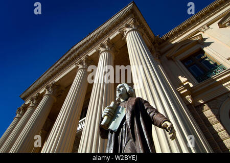 San Salvador, El Salvador, Christopher Columbus Statue, gespendet von Spanien am 12. Oktober 1924, die 432Nd Jahrestag der Landung von Kolumbus in Amerika, vor dem Nationalpalast Stockfoto