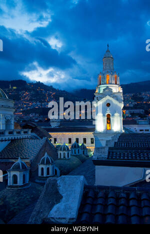 Metropolitan Kathedrale von Quito, La Catedral, Glockenturm, Altstadt, Altstadt, UNESCO-Weltkulturerbe, Kathedrale von Ecuador, Quito, Ecuador Stockfoto