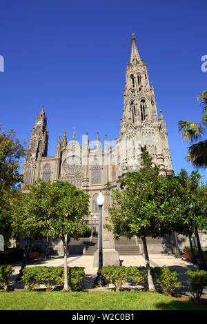 Neo-gotischen modernistischen Stil Kirche von San Juan Bautista, Arucas, Gran Canaria, Kanarische Inseln, Spanien, Atlantik, Europa Stockfoto