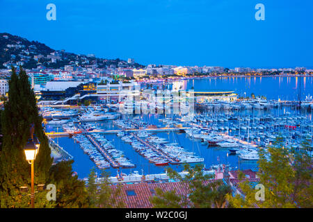 Le Vieux Port, Cannes, Alpes Maritimes, Provence-Alpes-Cote d'Azur, Französische Riviera, Frankreich Stockfoto