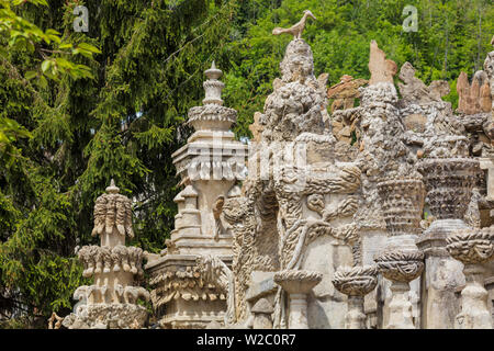 Le Palais Ideal, Ideal-Palast von Ferdinand Cheval, Hauterives, Departement Drome, Frankreich Stockfoto