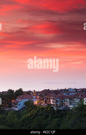 Griechenland, Mazedonien Zentralregion, Litohoro, Blick auf die erhöhten Stadt, dawn Stockfoto