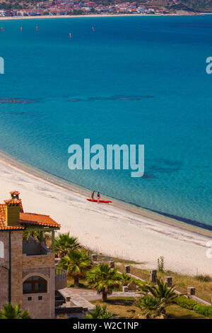 Griechenland, Makedonien, Chalkidiki, Sithonia Halbinsel, Sarti, erhöhten Beach View Stockfoto