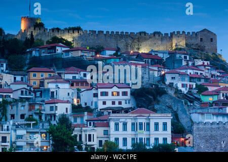 Griechenland, Ostmakedonien und Thrakien, Kavala, erhöhten Blick auf Altstadt und Festung Kastro Stockfoto