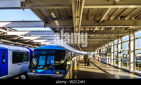 Tokyo, Japan - 8. Mai 2019: Monorail Station in Tokyo Haneda Airport International Terminal. Stockfoto
