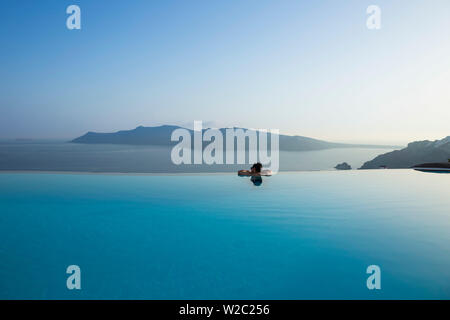 Das luxuriöse 5-Sterne-Hotel Perivolas hotel, Oia, Santorini (Thira), Kykladen, Griechenland Stockfoto