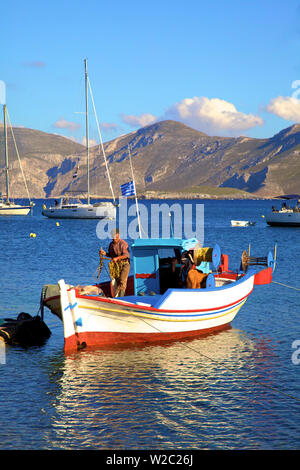 Fischer bei Xirocampos, Leros, Dodekanes, Griechische Inseln, Griechenland, Europa Stockfoto