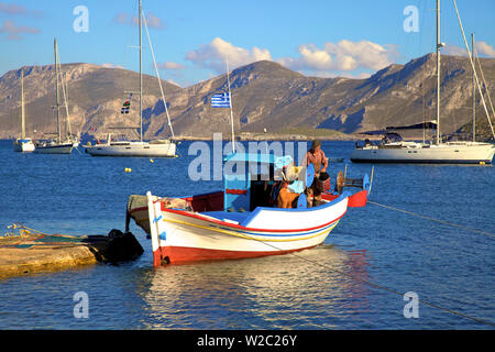 Fischer bei Xirocampos, Leros, Dodekanes, Griechische Inseln, Griechenland, Europa Stockfoto