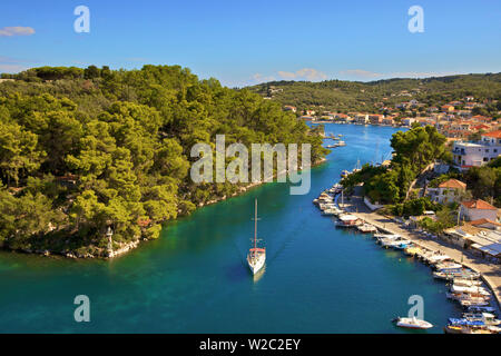 Blick über den Hafen von Gaios, Paxos, die Ionischen Inseln, griechische Inseln, Griechenland, Europa Stockfoto