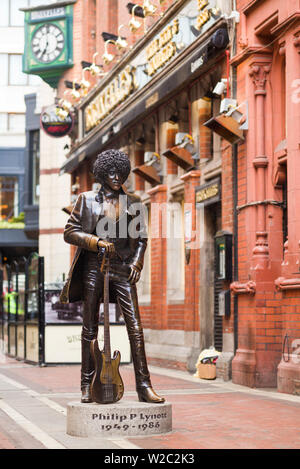 Irland, Dublin, Statue von Phil Lynott, Gründungsmitglied der Rock-Gruppe Thin Lizzy, irische Rockmusiker Stockfoto