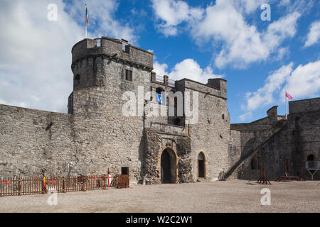 Irland, County Limerick, Limerick City, King John Castle, 13. Jahrhundert Stockfoto