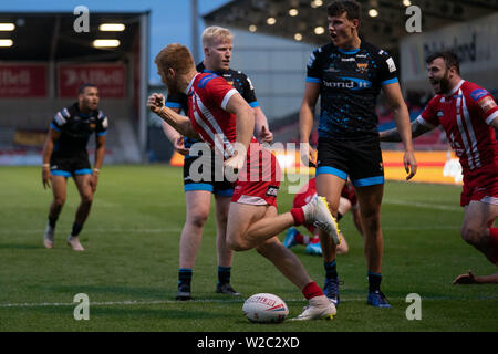 Salford der Roten Teufel Kris Welham feiert seine Seiten zählenden Dritten versuchen, 4. Juli 2019, AJ Bell Stadium, Salford, England; Betfred Super League, Runden 21, Salford Rote Teufel vs Huddersfield Riesen; Credit: Terry Donnelly/News Bilder Stockfoto