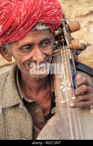 Indien, Rajasthan, Jaisalmer, Jaisalmer Fort, Straßenmusiker Stockfoto