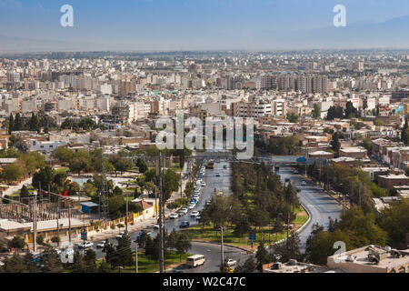 Iran, Iran, Shiraz, erhöhten die Skyline der Stadt von Norden Stockfoto