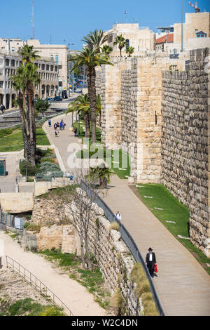 Israel, Jerusalem, Blick auf die alte Stadtmauer in der Nähe der Jaffa Gate Stockfoto